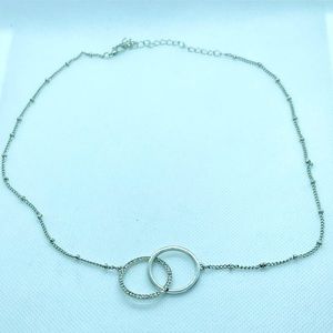 Minimalist Interlocking Double Circle Necklace – Silver Tone